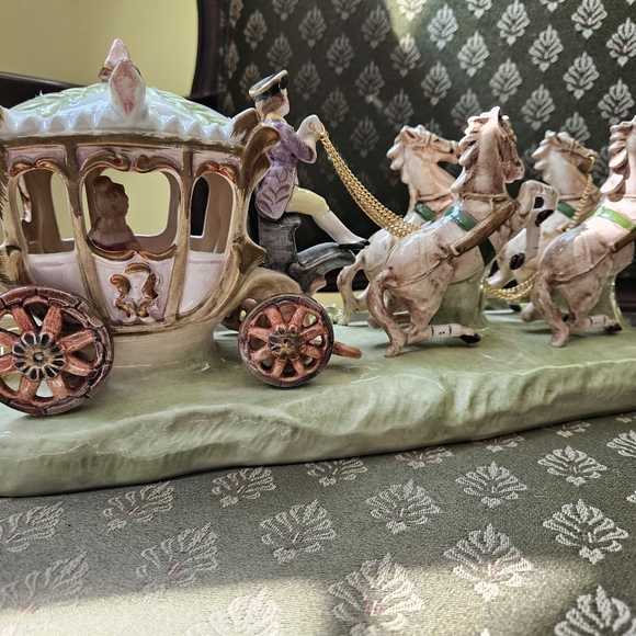 Cinderella and her carriage - Picture 6 of 9